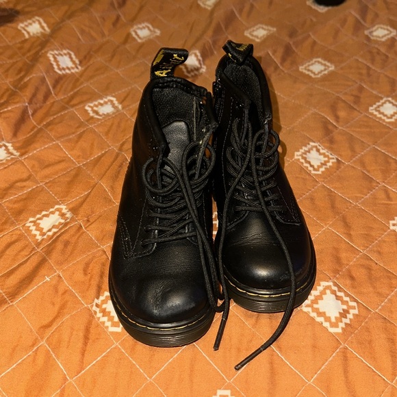 Dr. Marten toddler boots - Picture 2 of 6